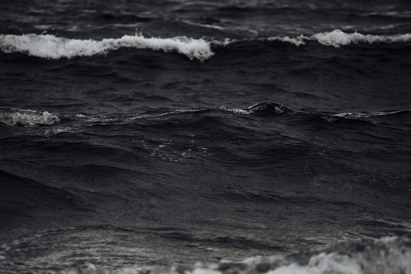 Grey water, no horizon.