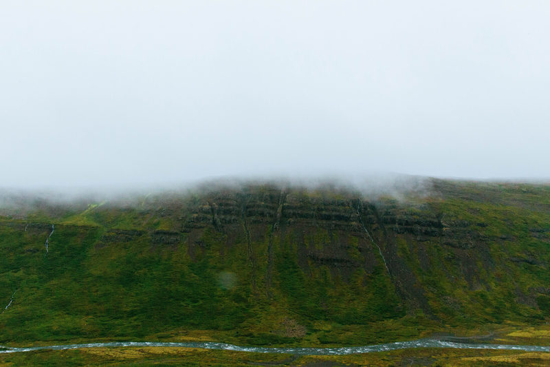 The ridge disappearing about a third of the way up.